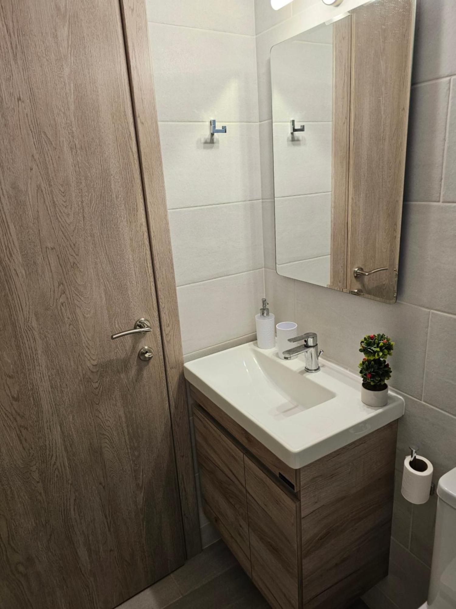 Cosy Apartment In The Heart Of The City カラマタ エクステリア 写真
